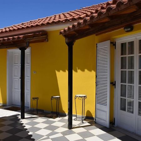 קלמאטה The Yellow Art Home מראה חיצוני תמונה